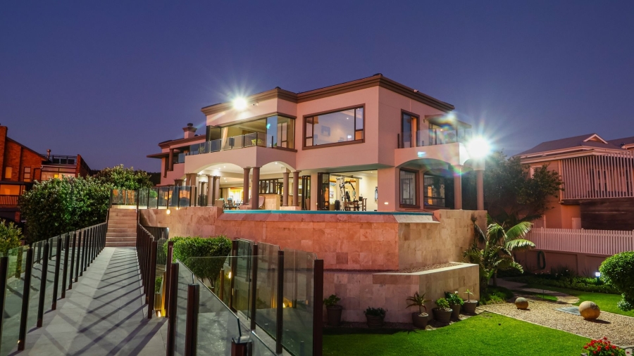 6 Bedroom Property for Sale in Myoli Beach Western Cape